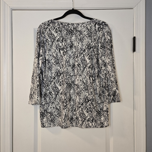 New York & Co Black White Gray 3/4 Sleeve Geometric Print Stretch Blouse Size L - Picture 6 of 12